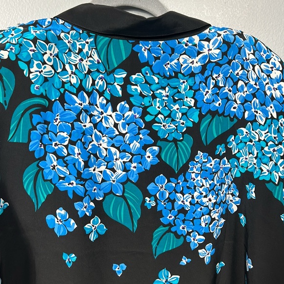 Bob Mackie Silk Black, Blue Floral Button Down Shirt size XL- vintage like new - Picture 4 of 12